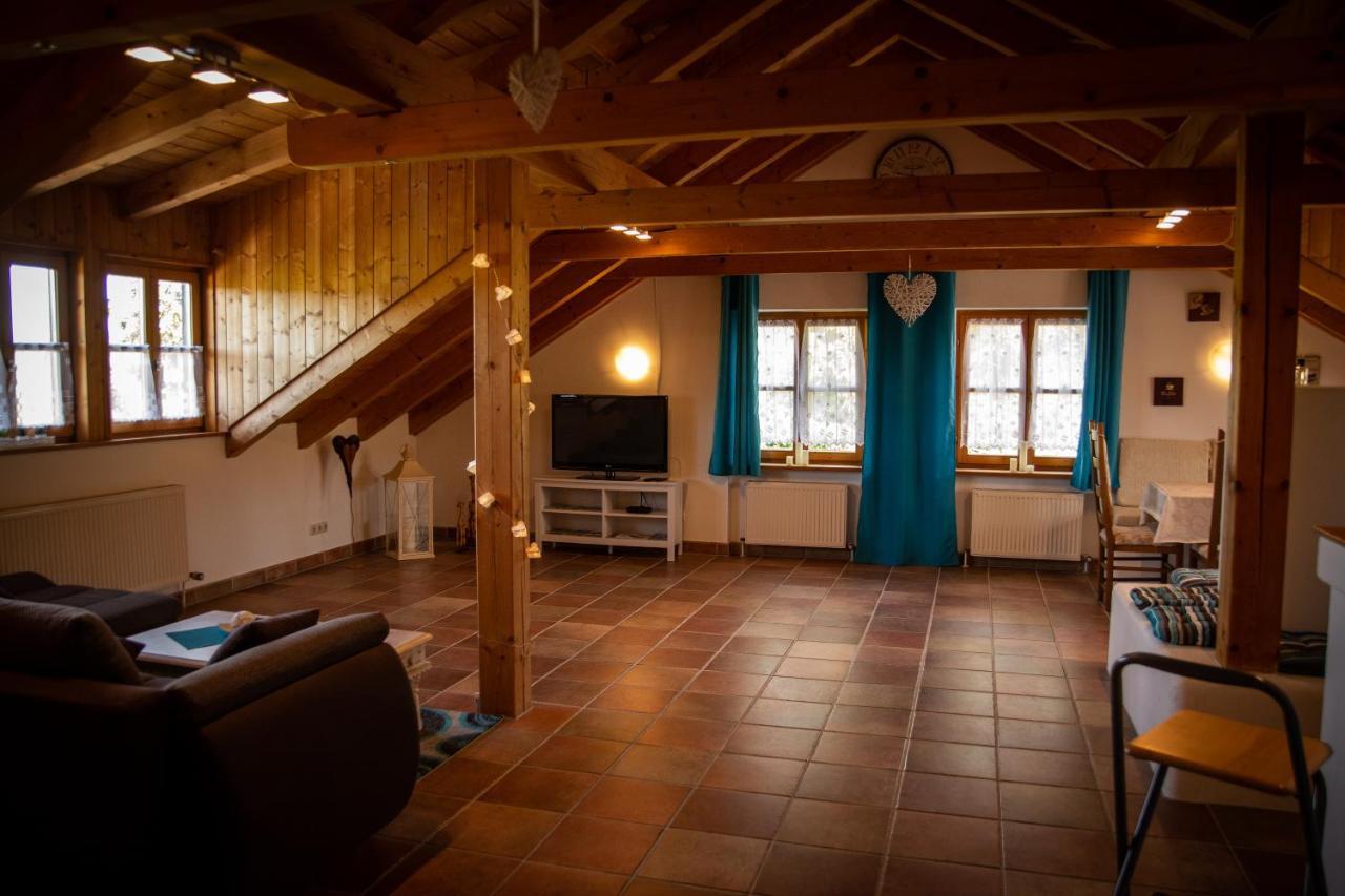 Ferienwohnung Zum Forsthaus Oberviechtach Buitenkant foto
